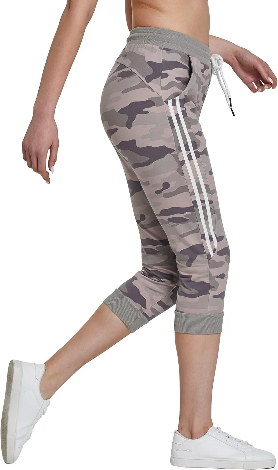 SPECIALMAGIC Women's Capri Sweatpants Camouflage Printed Athletic Pants Cropped Joggers