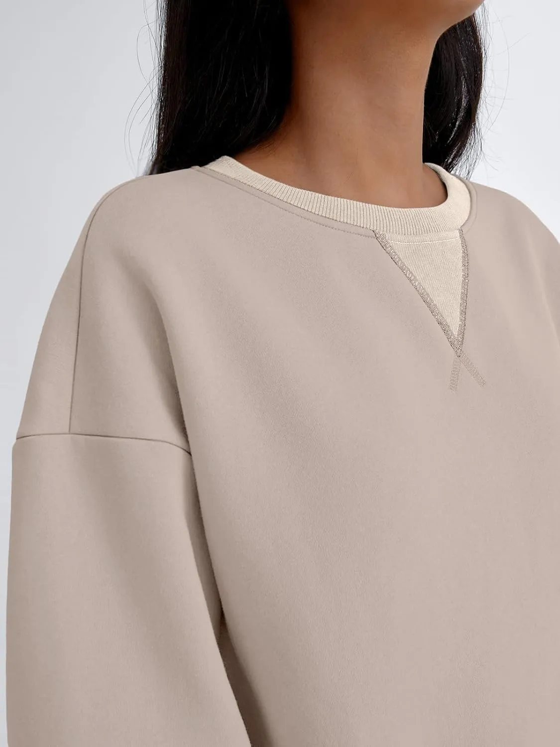 Trendy Queen Women's Oversized Color Block Fleeced Crewneck Sweatshirt