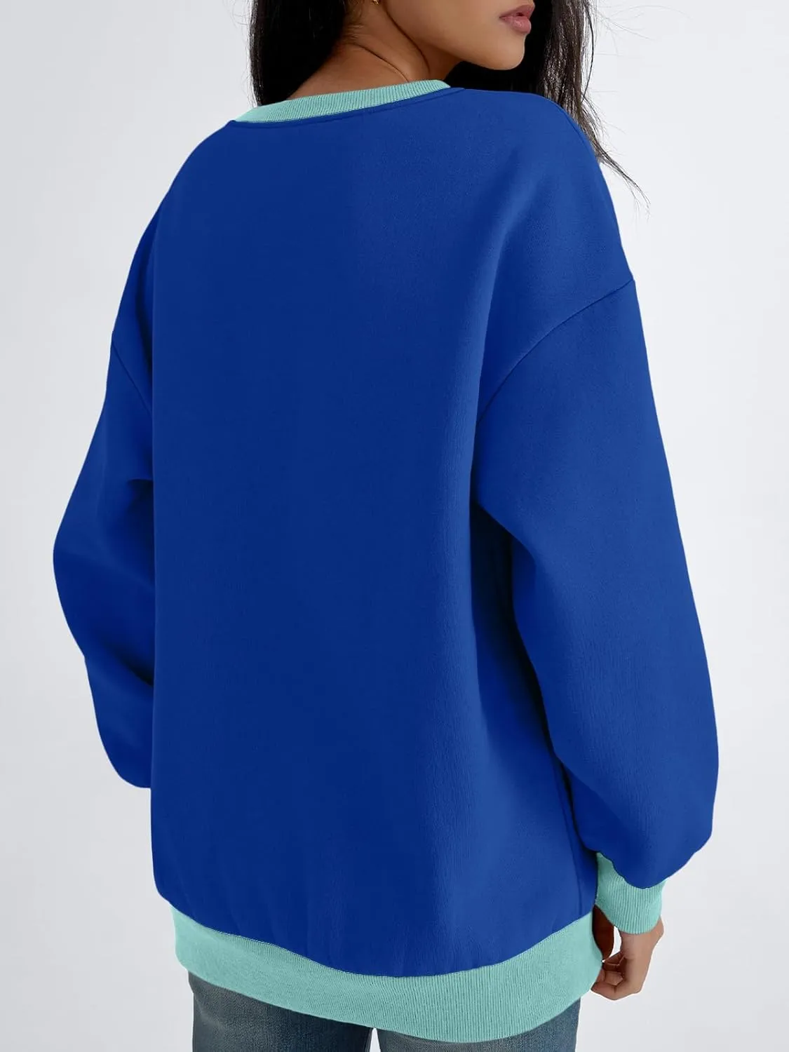 Trendy Queen Women's Oversized Color Block Fleeced Crewneck Sweatshirt