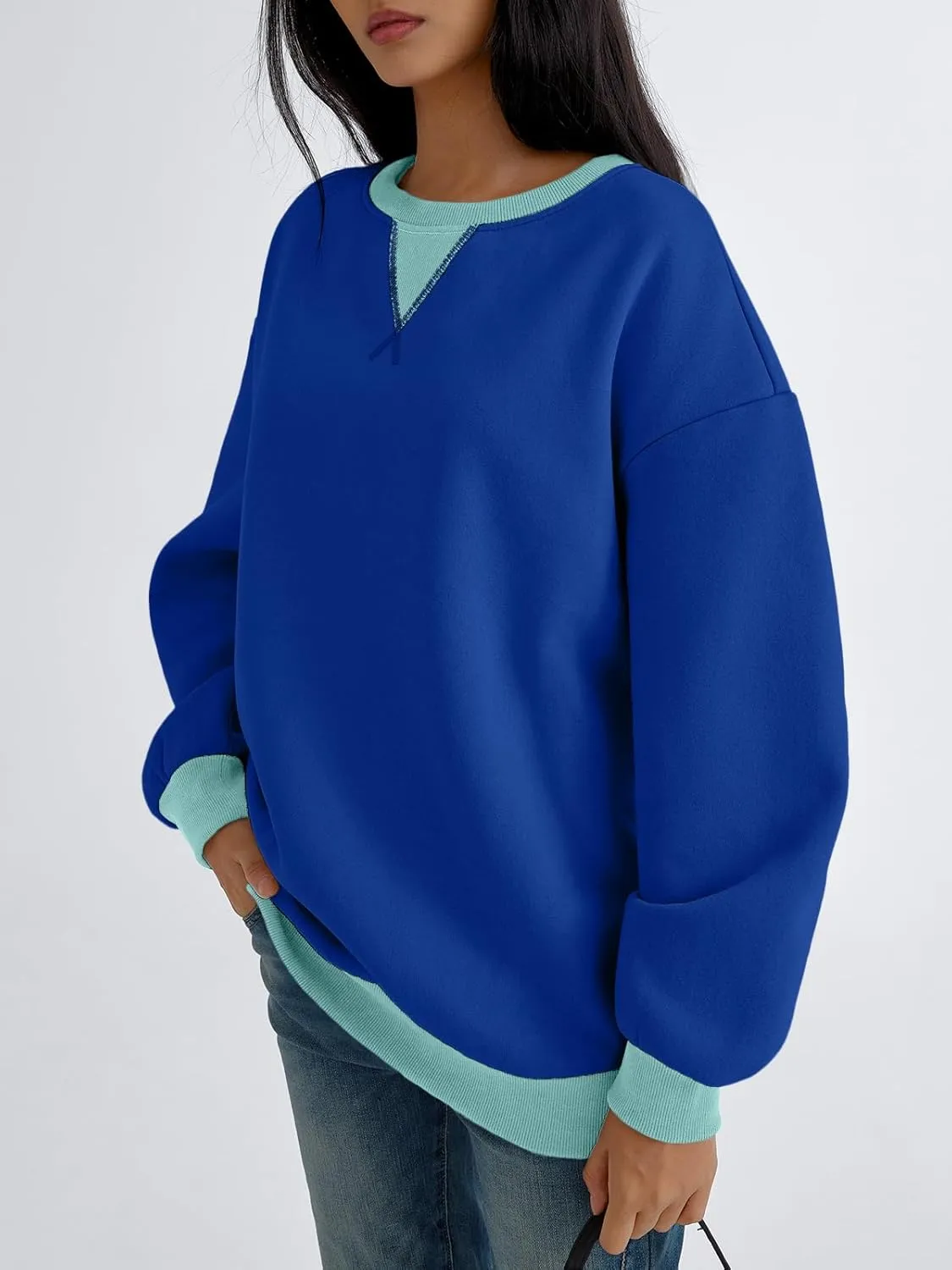 Trendy Queen Women's Oversized Color Block Fleeced Crewneck Sweatshirt